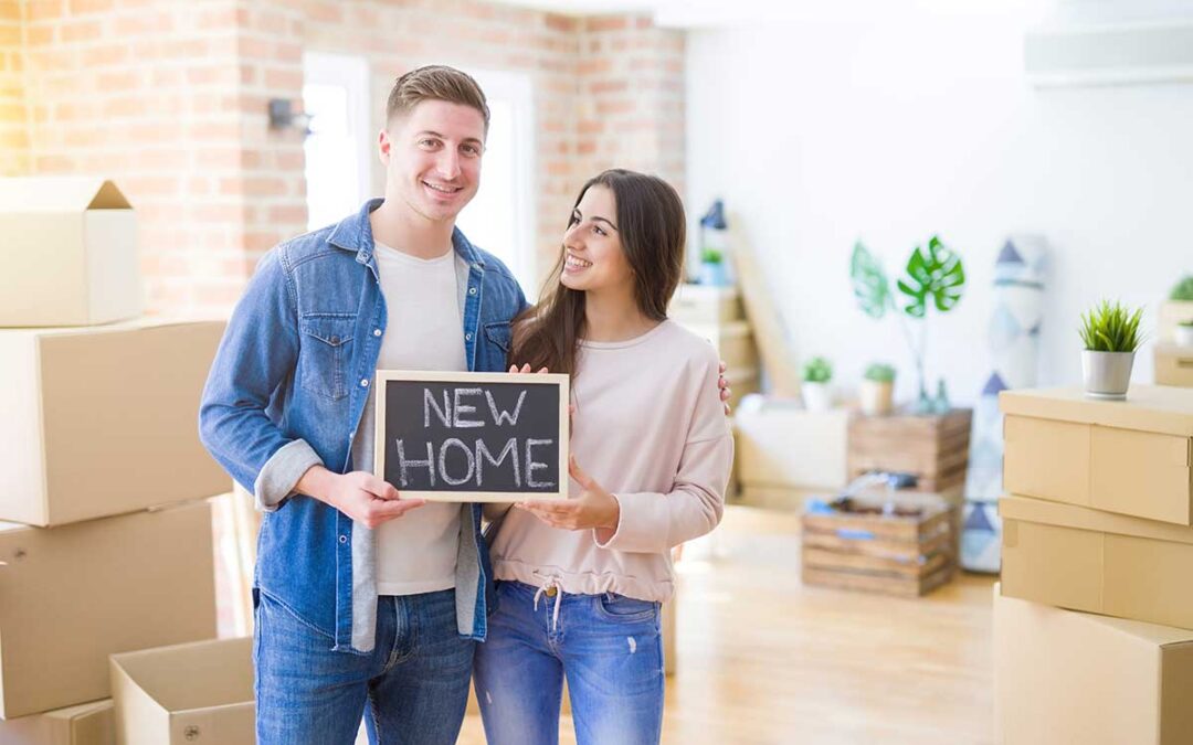 young-couple_new-home